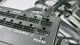 Il connettore PCI Express 5.0 delle future GPU in bella mostra su un alimentatore MSI