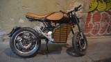 Rayvolt presenta un monopattino e una moto: entrambi elettrici e fedeli allo stile retrò