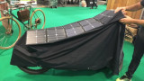Rayvolt, telo-caricabatterie solare per la propria e-bike: accessorio effettivamente utile?