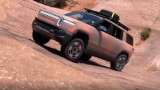 Rivian, il SUV R1S supera salite con inclinazione di 45 gradi nei test presso il deserto del Moab