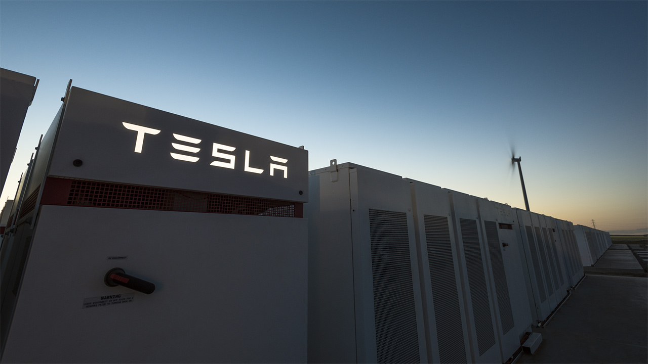 Panasonic e Tesla, si sfilacciano i rapporti: chiusa la collaborazione per la Gigafactory 2