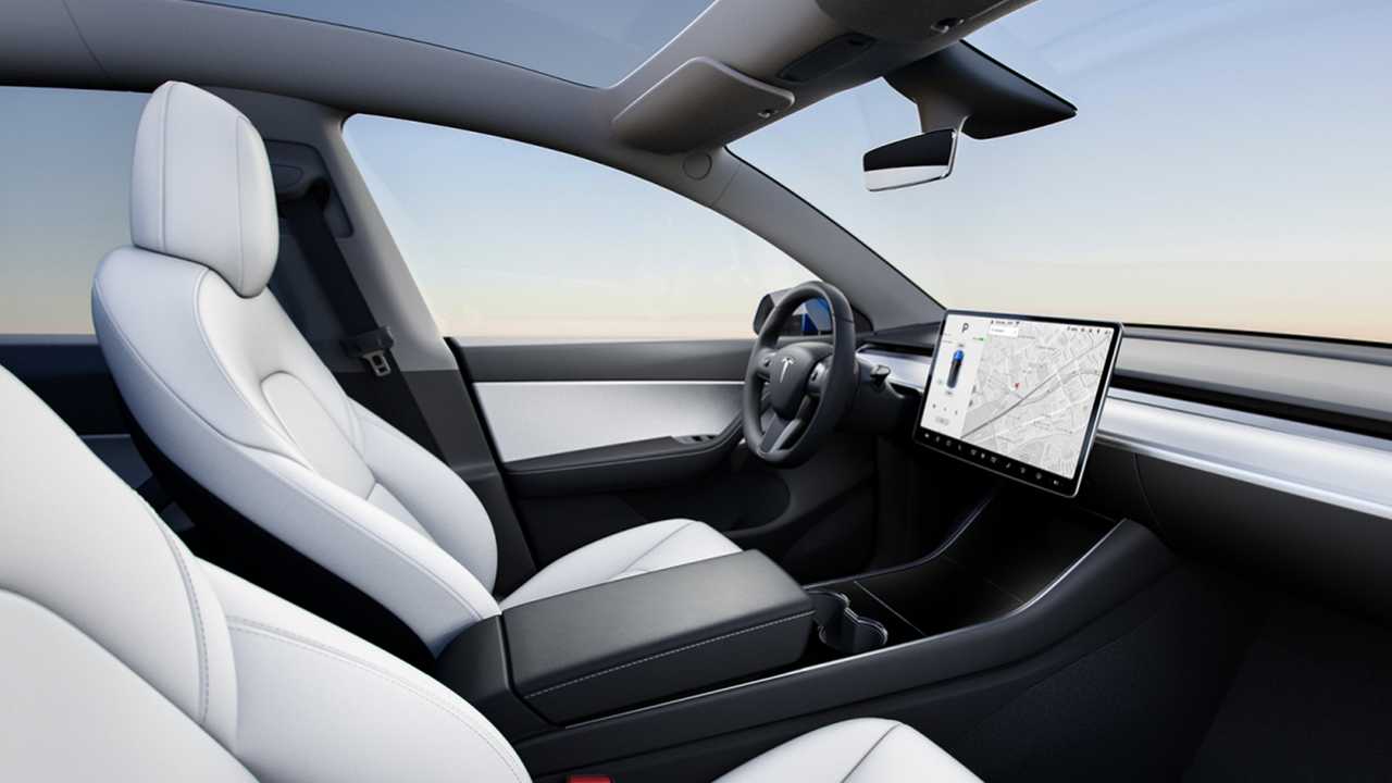 Tesla, interni vegani per Model 3 e Model Y: stop all'uso della pelle anche per il volante