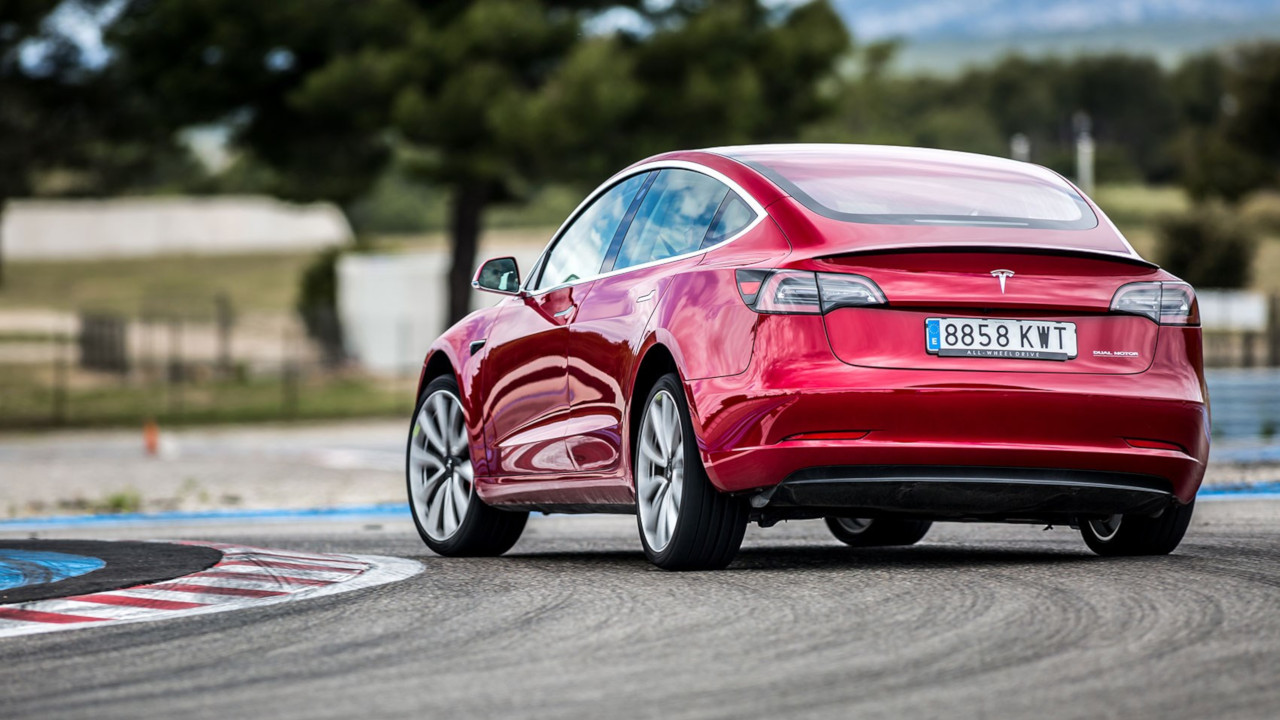 Tesla rilascia la Track Mode V2: un pacchetto completo pensato per vivere al meglio la pista