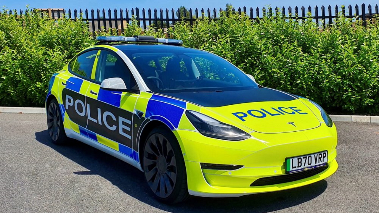 Tesla Model 3: eccola in versione auto della polizia