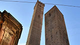 Torre Garisenda di Bologna in pericolo, un gemello digitale per salvarla grazie a NVIDIA e CINECA