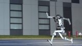 Unitree: il robot Superman tocca 12,66 m/s, Usain Bolt si ferm&ograve; a 12,2