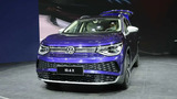 VW Cina critica aspramente la strategia di vendita di Tesla ‘Così facendo danneggia i consumatori’