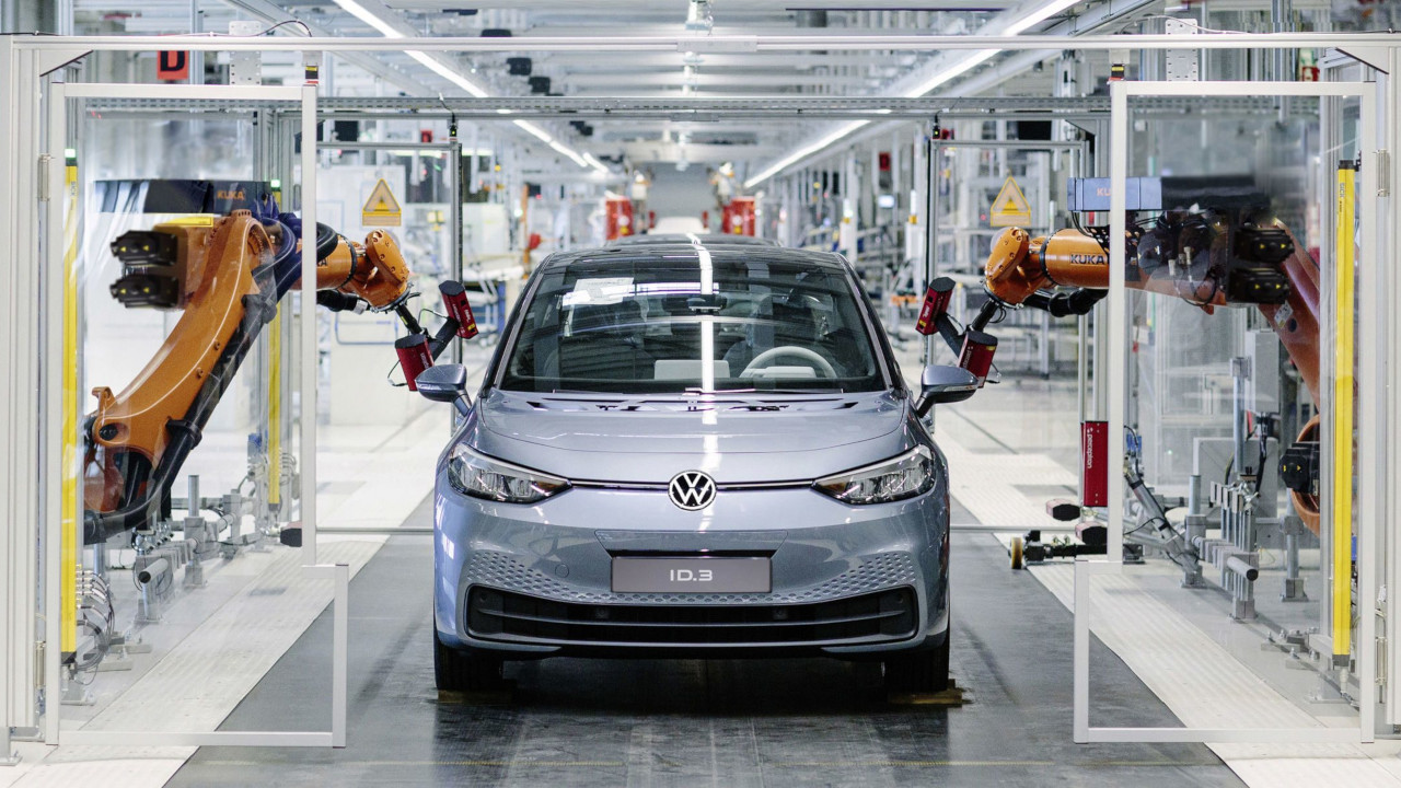 Volkswagen: stop alla produzione della Golf elettrica per dare spazio alla ID.3