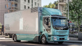 Volvo consegna i suoi primi camion elettrici: due configurazioni, trasporti e nettezza urbana