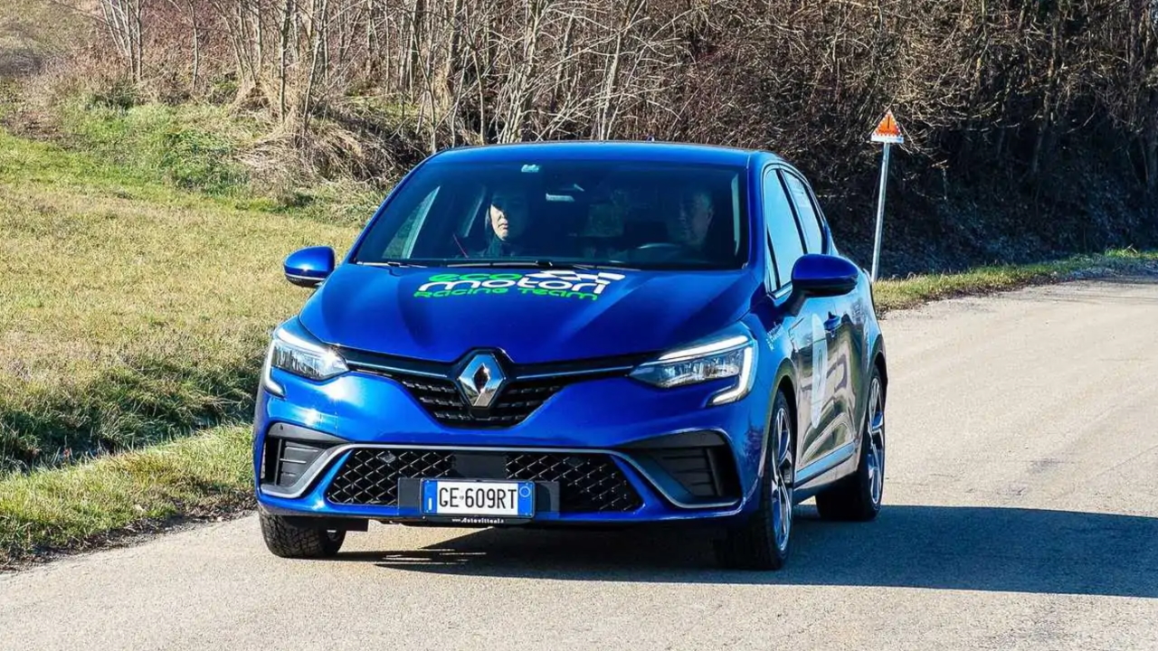 Renault Clio E-Tech Hybrid a biometano