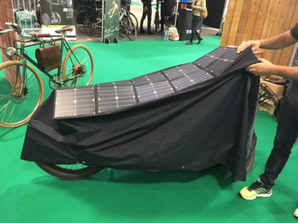 Rayvolt, telo-caricabatterie solare per la propria e-bike: accessorio  effettivamente utile?