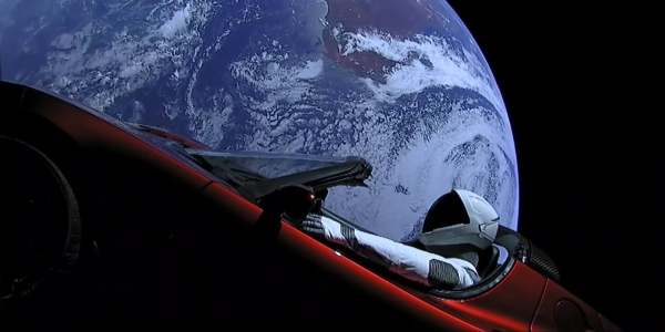 Tesla Roadster con Starman